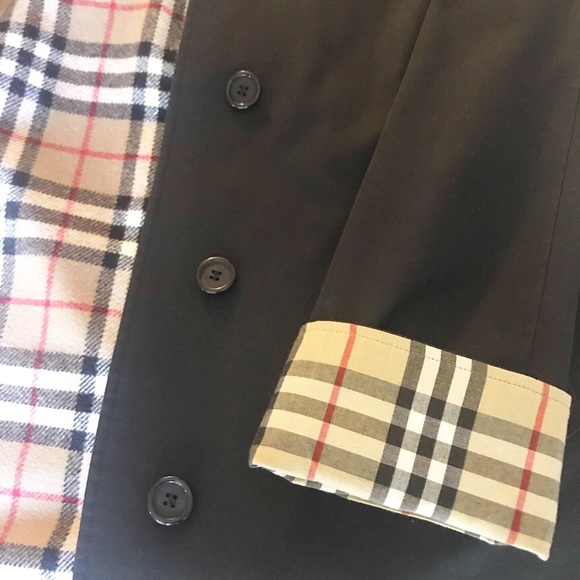 Burberry Coat with Detachable Lining - Picture 7 of 8